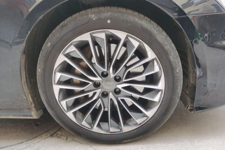 Used Audi A6L New Energy 2020 55 TFSI e quattro Right Front Wheel Hub