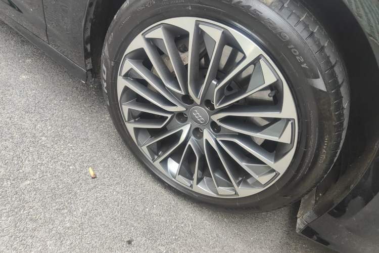 Used Audi A6L New Energy 2020 55 TFSI e quattro Right Front Wheel Hub
