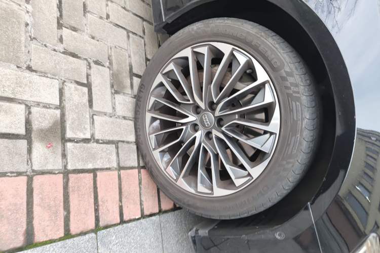 Used Audi A6L New Energy 2020 55 TFSI e quattro Right Front Wheel Hub