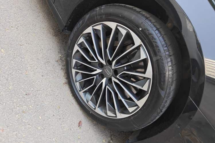 Used Audi A6L New Energy 2020 55 TFSI e quattro Right Front Wheel Hub
