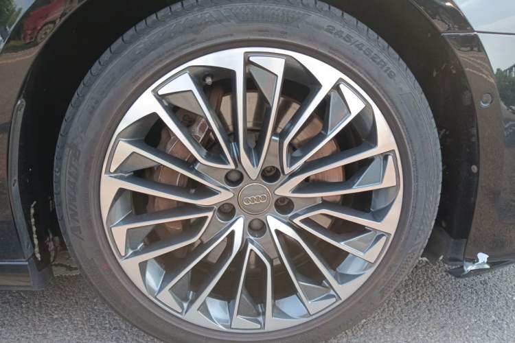 Used Audi A6L New Energy 2020 55 TFSI e quattro Right Front Wheel Hub