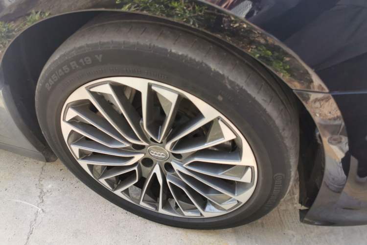 Used Audi A6L New Energy 2020 55 TFSI e quattro Right Front Wheel Hub