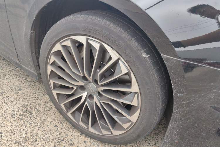 Used Audi A6L New Energy 2020 55 TFSI e quattro Right Front Wheel Hub