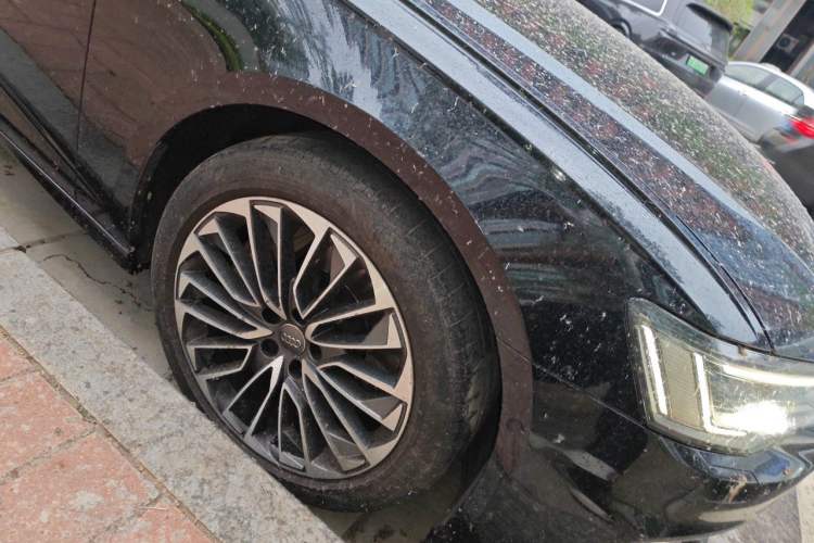 Used Audi A6L New Energy 2020 55 TFSI e quattro Right Front Wheel Hub
