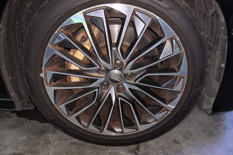 Used Audi A6L New Energy 2020 55 TFSI e quattro Right Front Wheel Hub