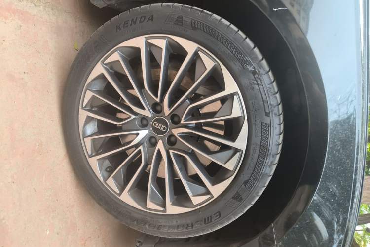 Used Audi A6L New Energy 2020 55 TFSI e quattro Right Front Wheel Hub