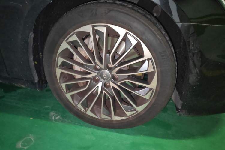 Used Audi A6L New Energy 2020 55 TFSI e quattro Right Front Wheel Hub