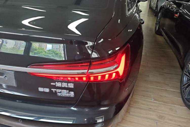 Used Audi A6L New Energy 2020 55 TFSI e quattro Right Rear Taillight