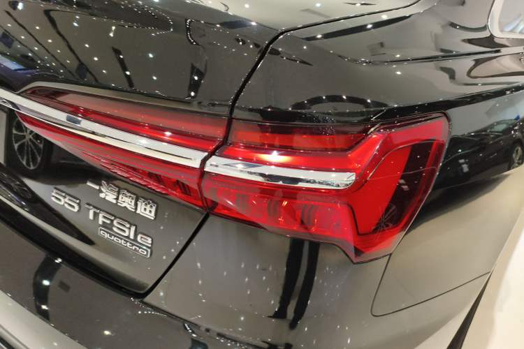 Used Audi A6L New Energy 2020 55 TFSI e quattro Right Rear Taillight