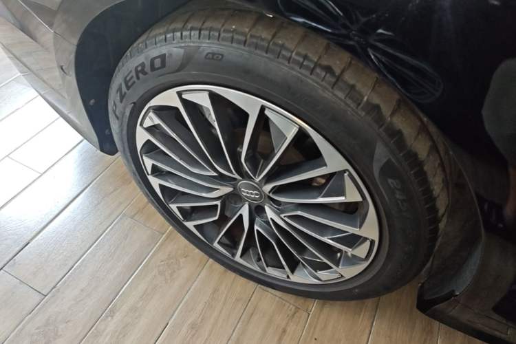 Used Audi A6L New Energy 2020 55 TFSI e quattro Right Rear Wheel Hub