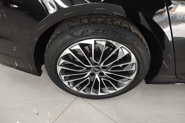 Used Audi A6L New Energy 2020 55 TFSI e quattro Right Rear Wheel Hub