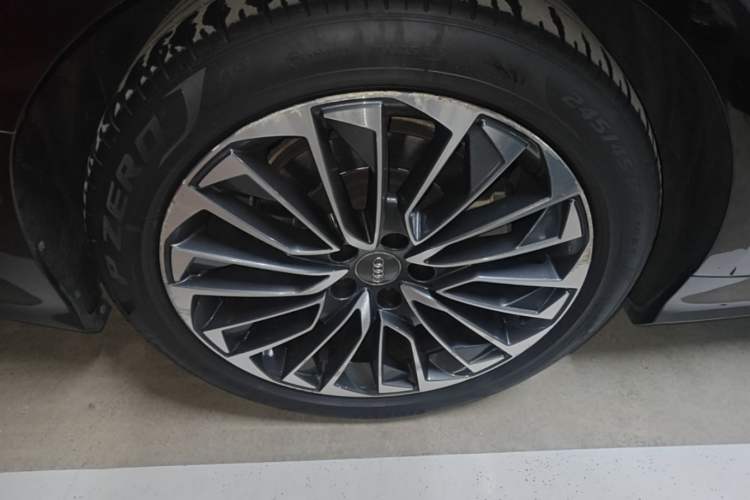 Used Audi A6L New Energy 2020 55 TFSI e quattro Right Rear Wheel Hub
