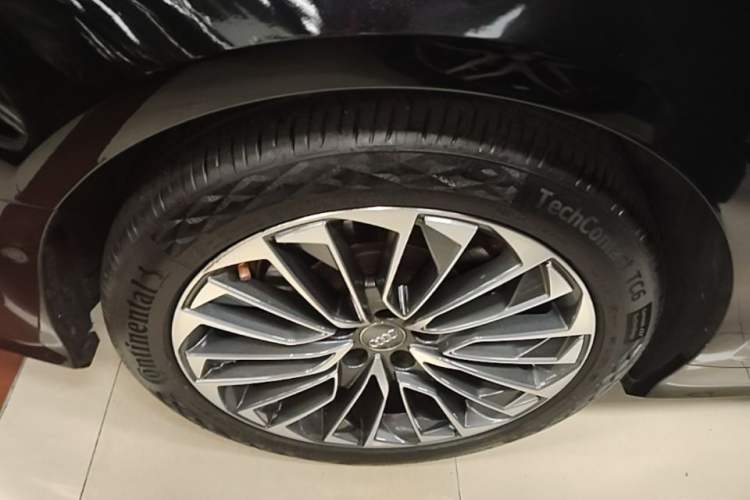 Used Audi A6L New Energy 2020 55 TFSI e quattro Right Rear Wheel Hub