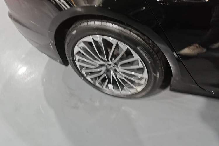 Used Audi A6L New Energy 2020 55 TFSI e quattro Right Rear Wheel Hub