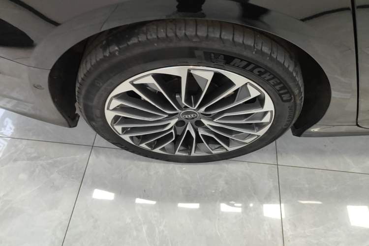 Used Audi A6L New Energy 2020 55 TFSI e quattro Right Rear Wheel Hub
