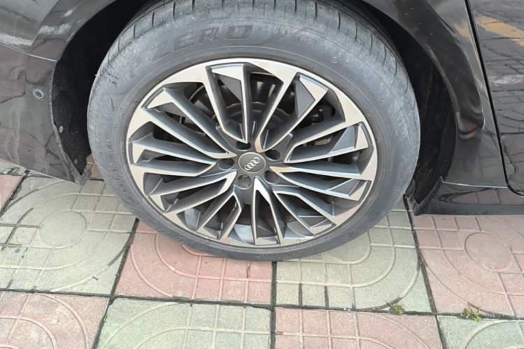 Used Audi A6L New Energy 2020 55 TFSI e quattro Right Rear Wheel Hub