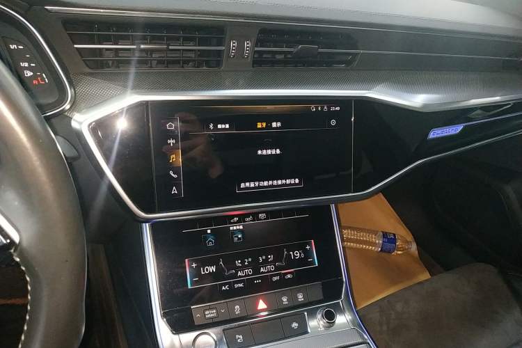 Used Audi A6L New Energy 2020 55 TFSI e quattro Audio And AC Panel