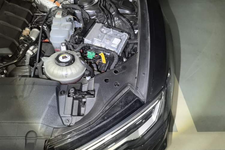 Used Audi A6L New Energy 2020 55 TFSI e quattro Engine Bay Left