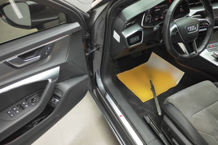 Used Audi A6L New Energy 2020 55 TFSI e quattro Interior 3