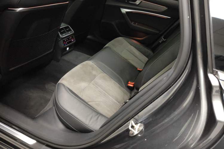 Used Audi A6L New Energy 2020 55 TFSI e quattro Interior 4