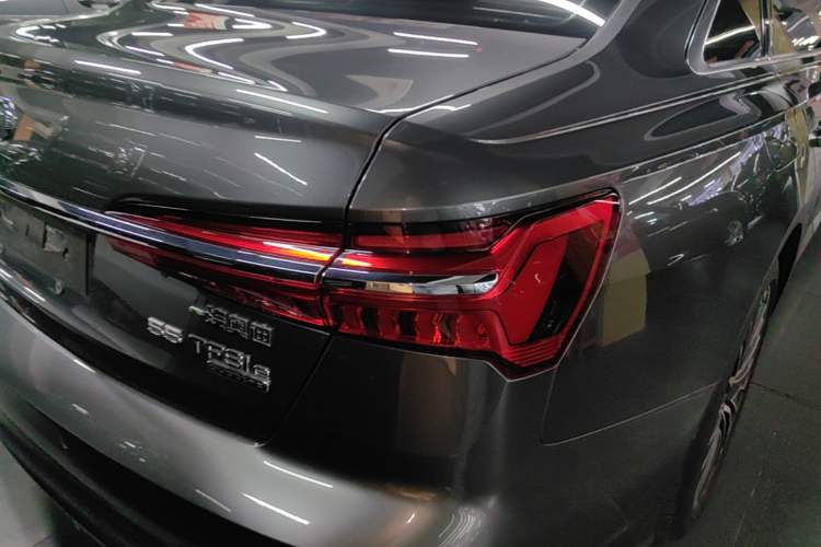 Used Audi A6L New Energy 2020 55 TFSI e quattro Right Rear Taillight