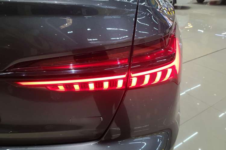 Used Audi A6L New Energy 2020 55 TFSI e quattro Right Rear Taillight