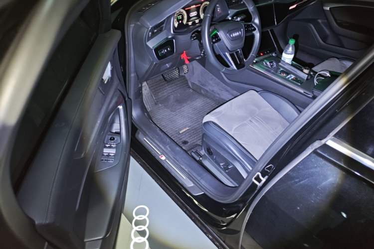 Used Audi A6L New Energy 2022 55 TFSI e quattro Driver Seat