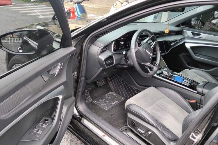 Used Audi A6L New Energy 2022 55 TFSI e quattro Driver Seat