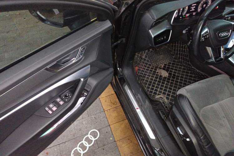 Used Audi A6L New Energy 2022 55 TFSI e quattro Driver Seat