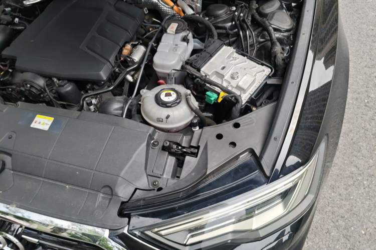 Used Audi A6L New Energy 2022 55 TFSI e quattro Engine Bay Left