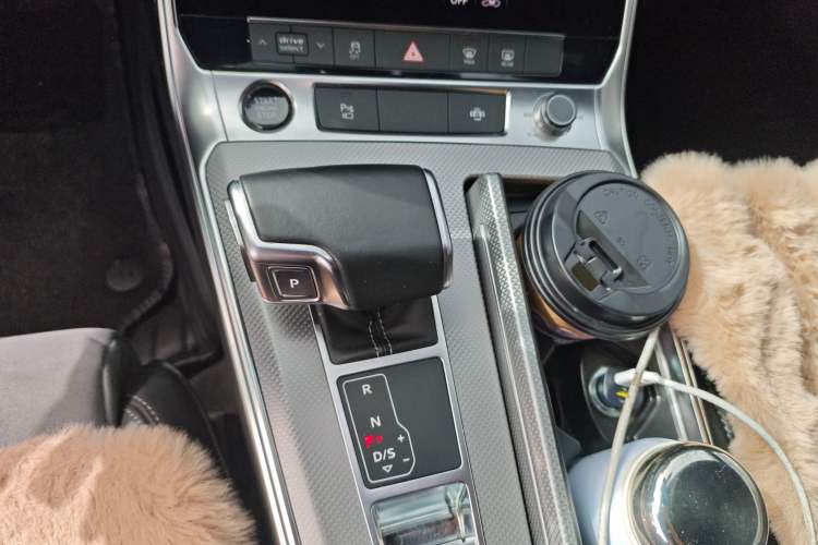 Used Audi A6L New Energy 2022 55 TFSI e quattro Gear Lever