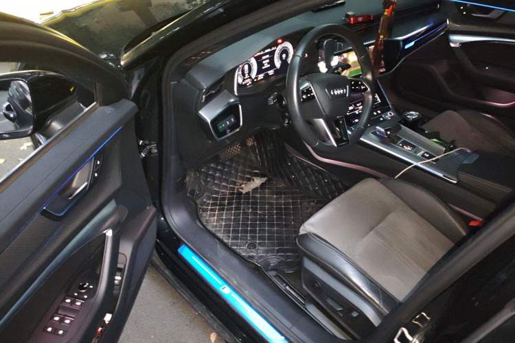 Used Audi A6L New Energy 2022 55 TFSI e quattro Interior 3