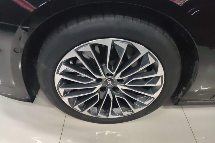 Used Audi A6L New Energy 2022 55 TFSI e quattro Left Front Wheel Hub
