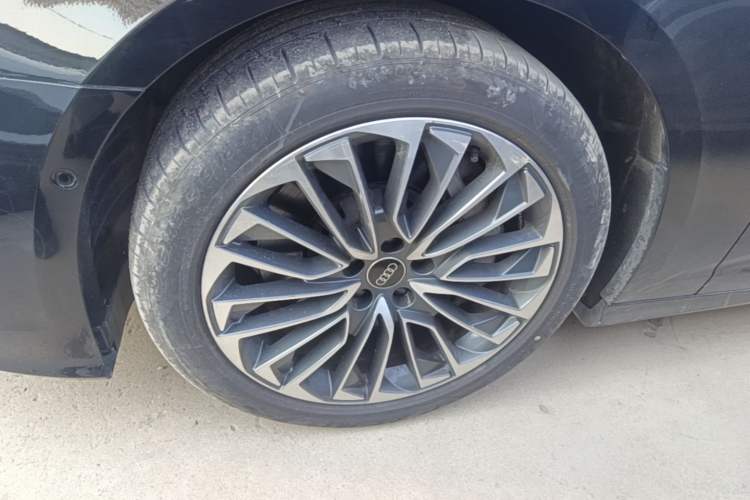 Used Audi A6L New Energy 2022 55 TFSI e quattro Left Front Wheel Hub