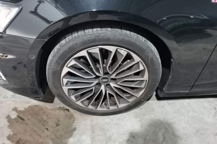 Used Audi A6L New Energy 2022 55 TFSI e quattro Left Front Wheel Hub