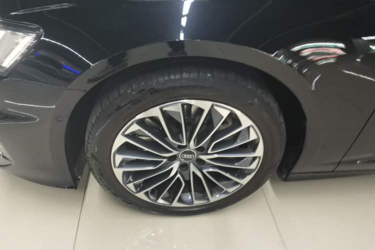 Used Audi A6L New Energy 2022 55 TFSI e quattro Left Front Wheel Hub