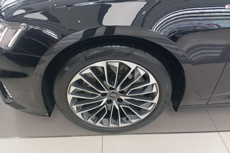 Used Audi A6L New Energy 2022 55 TFSI e quattro Left Front Wheel Hub