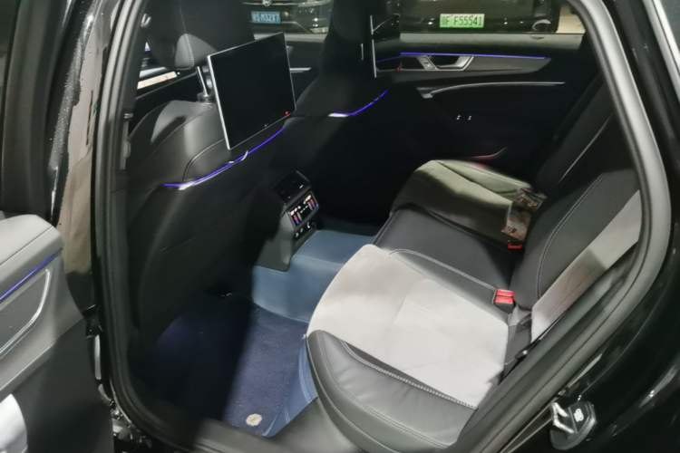Used Audi A6L New Energy 2022 55 TFSI e quattro Left Rear Seat