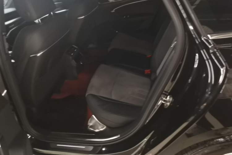 Used Audi A6L New Energy 2022 55 TFSI e quattro Left Rear Seat