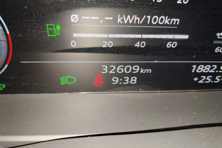 Used Audi A6L New Energy 2022 55 TFSI e quattro Odometer Close Up