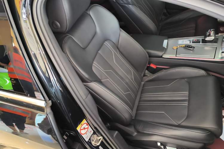 Used Audi A6L New Energy 2022 55 TFSI e quattro Right Front Seat