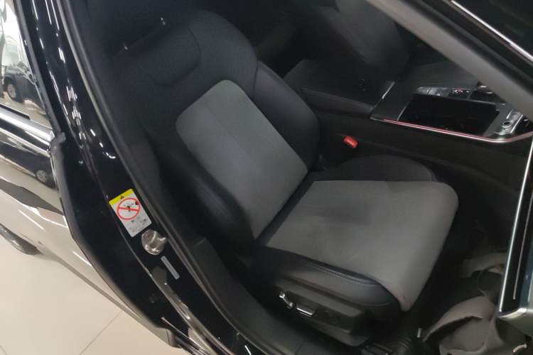 Used Audi A6L New Energy 2022 55 TFSI e quattro Right Front Seat