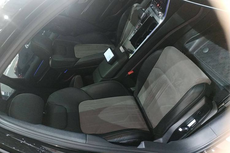 Used Audi A6L New Energy 2022 55 TFSI e quattro Right Front Seat