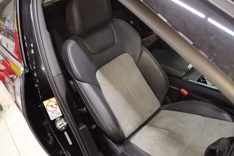 Used Audi A6L New Energy 2022 55 TFSI e quattro Right Front Seat
