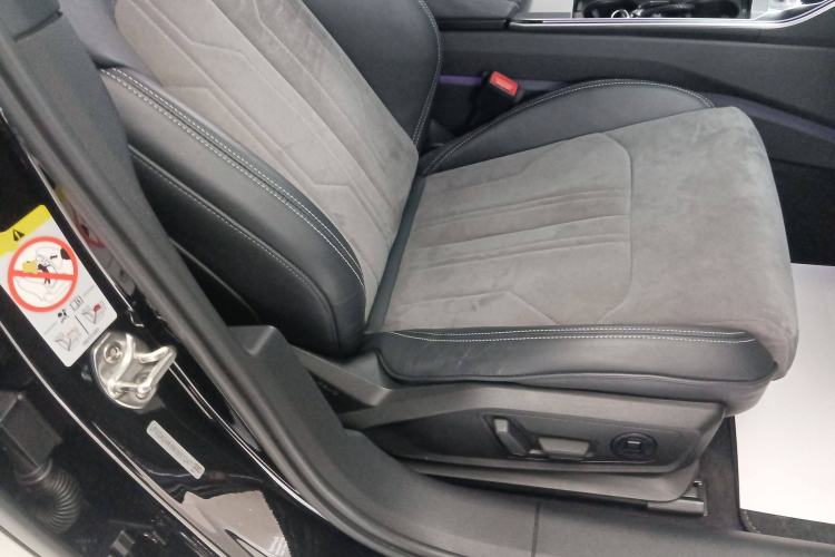 Used Audi A6L New Energy 2022 55 TFSI e quattro Right Front Seat