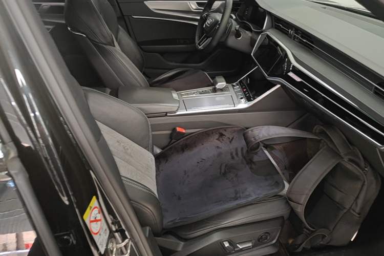 Used Audi A6L New Energy 2022 55 TFSI e quattro Right Front Seat