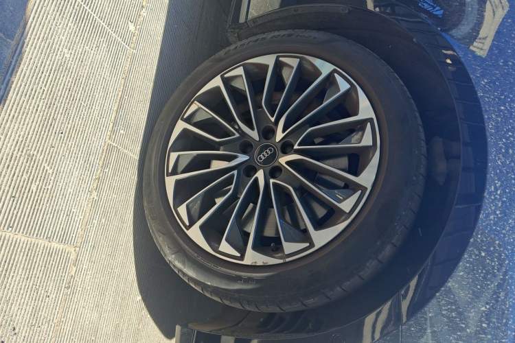 Used Audi A6L New Energy 2022 55 TFSI e quattro Right Front Wheel Hub
