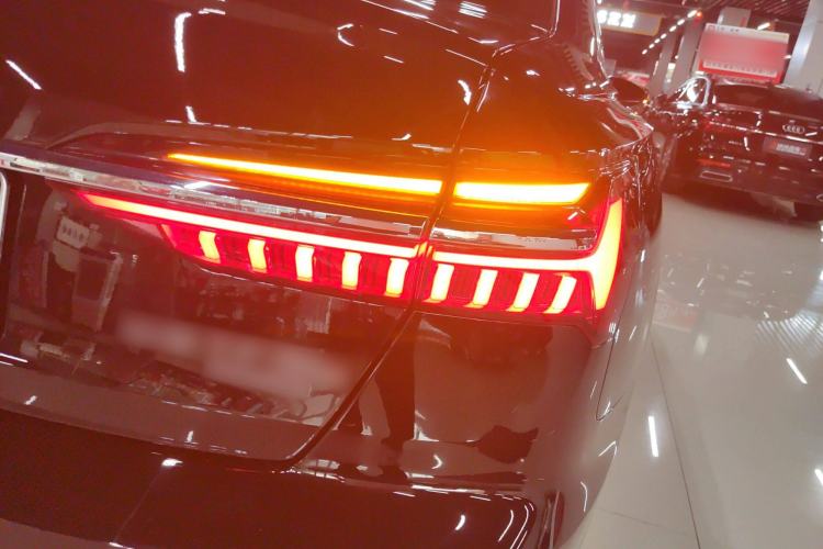 Used Audi A6L New Energy 2022 55 TFSI e quattro Right Rear Taillight