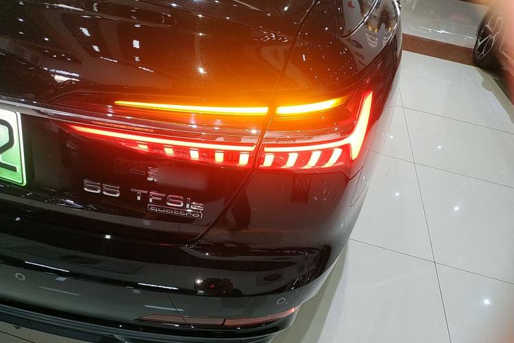 Used Audi A6L New Energy 2022 55 TFSI e quattro Right Rear Taillight