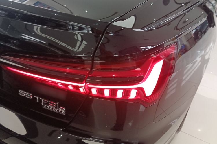 Used Audi A6L New Energy 2022 55 TFSI e quattro Right Rear Taillight